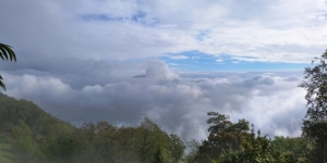 La nebbia sottostante